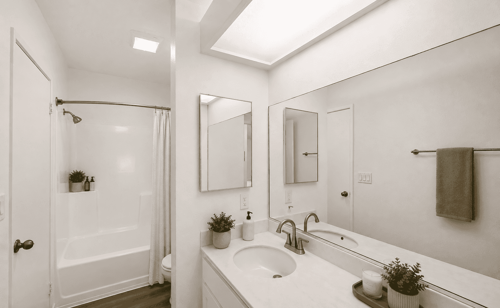 Modern bathroom with vanity mirror and soaking tub